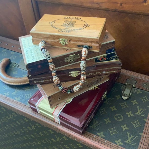 Sale !! Two boxes $10 - Picture 9 of 11